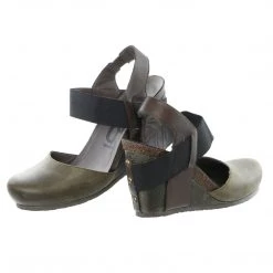 OTBT Rexburg Wedge Pump - Women's 10 OTBT Rexburg Wedge Pump - Women's